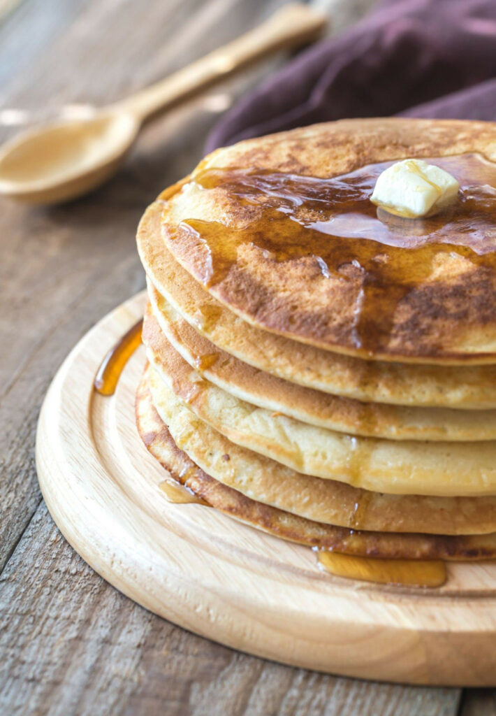 Fluffy Maple Buttermilk Pancakes Recipe