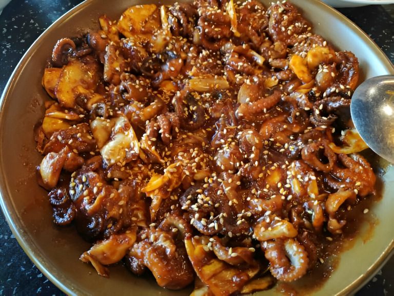 Spicy stir-fried octopus Recipe